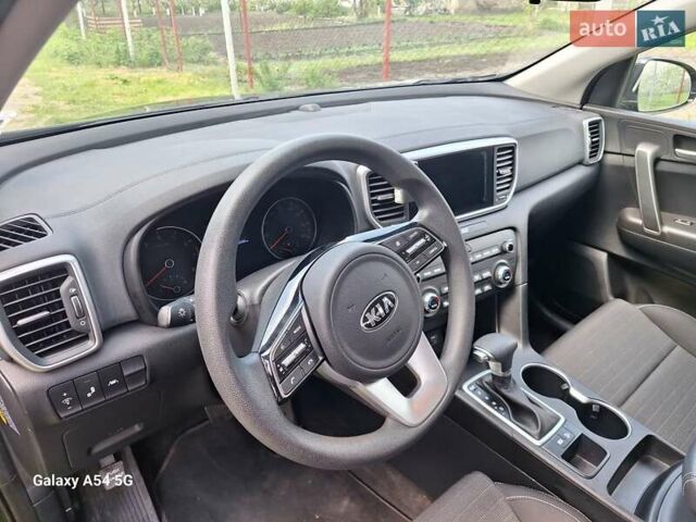 Черный Киа Sportage, объемом двигателя 2.36 л и пробегом 33 тыс. км за 22300 $, фото 8 на Automoto.ua