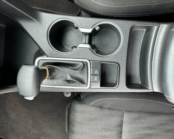 Черный Киа Sportage, объемом двигателя 2.36 л и пробегом 107 тыс. км за 18000 $, фото 19 на Automoto.ua