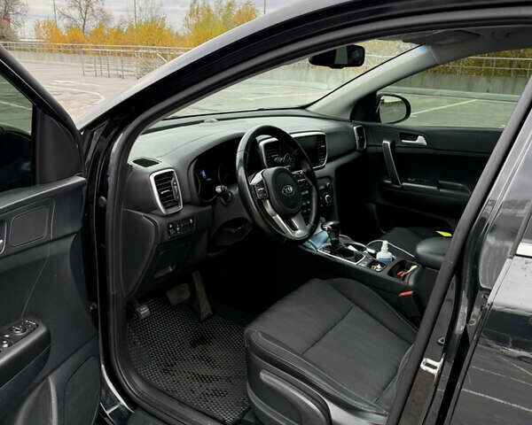 Чорний Кіа Sportage, об'ємом двигуна 1.6 л та пробігом 180 тис. км за 18500 $, фото 2 на Automoto.ua