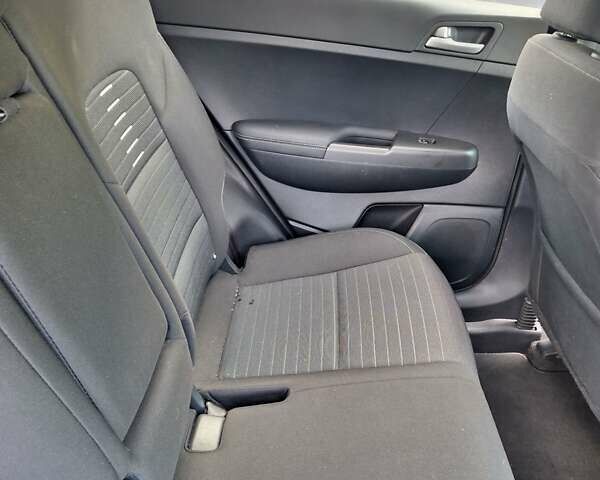Черный Киа Sportage, объемом двигателя 2.36 л и пробегом 33 тыс. км за 22300 $, фото 24 на Automoto.ua