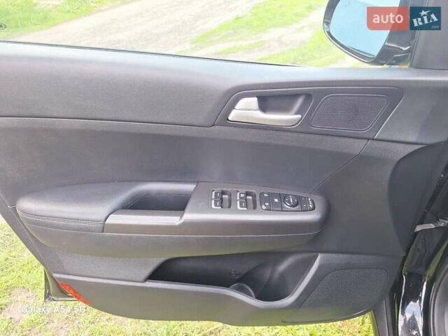 Черный Киа Sportage, объемом двигателя 2.36 л и пробегом 33 тыс. км за 22300 $, фото 14 на Automoto.ua