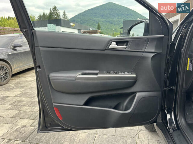 Черный Киа Sportage, объемом двигателя 2.36 л и пробегом 107 тыс. км за 18000 $, фото 12 на Automoto.ua