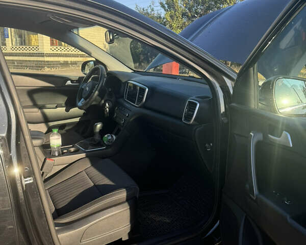 Черный Киа Sportage, объемом двигателя 1.59 л и пробегом 33 тыс. км за 19000 $, фото 18 на Automoto.ua
