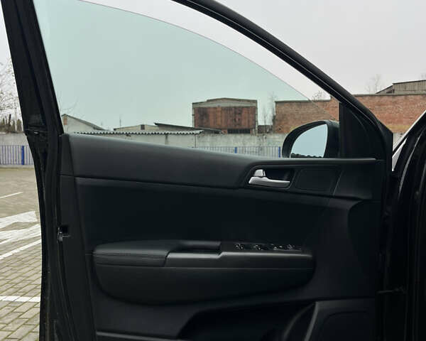 Черный Киа Sportage, объемом двигателя 2.36 л и пробегом 113 тыс. км за 17500 $, фото 15 на Automoto.ua