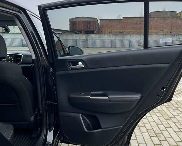 Черный Киа Sportage, объемом двигателя 2.36 л и пробегом 113 тыс. км за 17500 $, фото 18 на Automoto.ua