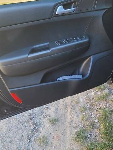 Черный Киа Sportage, объемом двигателя 1.59 л и пробегом 63 тыс. км за 18500 $, фото 15 на Automoto.ua