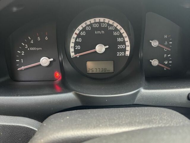 Черный Киа Sportage, объемом двигателя 2 л и пробегом 257 тыс. км за 7900 $, фото 2 на Automoto.ua