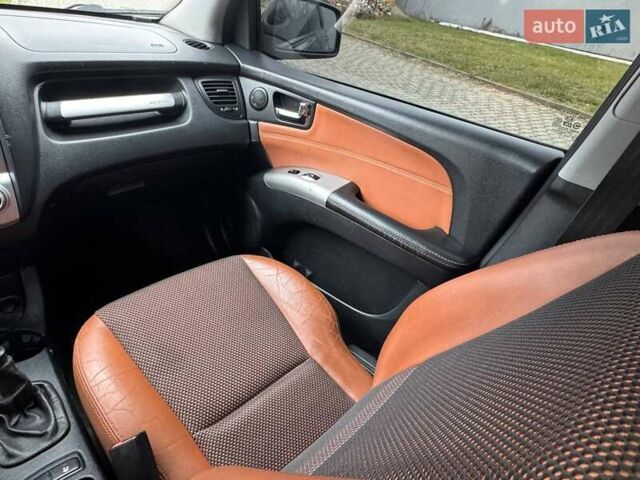 Коричневый Киа Sportage, объемом двигателя 0 л и пробегом 268 тыс. км за 6900 $, фото 17 на Automoto.ua