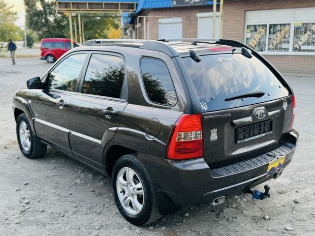 Коричневий Кіа Sportage, об'ємом двигуна 0 л та пробігом 200 тис. км за 4150 $, фото 1 на Automoto.ua