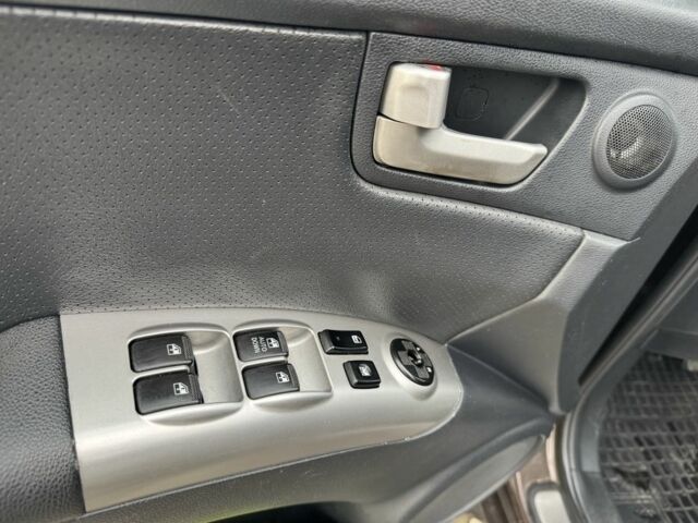 Коричневий Кіа Sportage, об'ємом двигуна 2 л та пробігом 247 тис. км за 3600 $, фото 8 на Automoto.ua