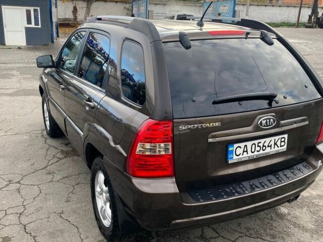 Коричневый Киа Sportage, объемом двигателя 2 л и пробегом 241 тыс. км за 8000 $, фото 3 на Automoto.ua