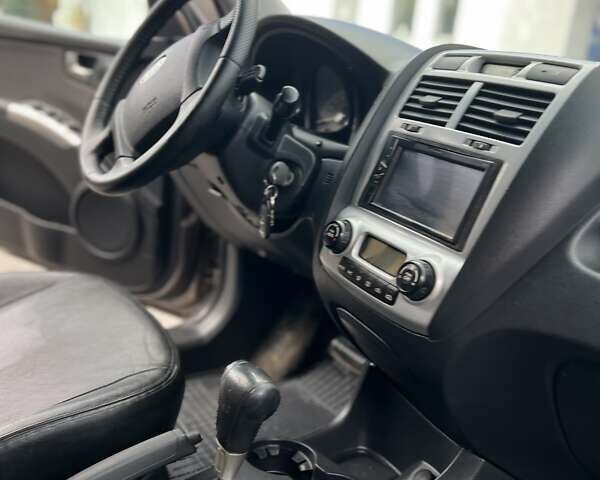 Коричневый Киа Sportage, объемом двигателя 2 л и пробегом 178 тыс. км за 8200 $, фото 9 на Automoto.ua