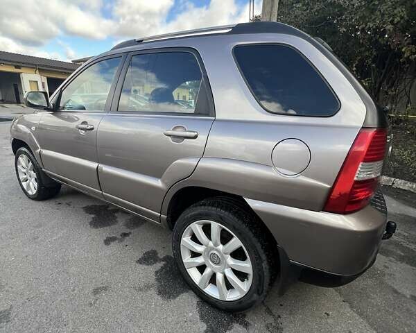 Коричневый Киа Sportage, объемом двигателя 2 л и пробегом 178 тыс. км за 8200 $, фото 3 на Automoto.ua