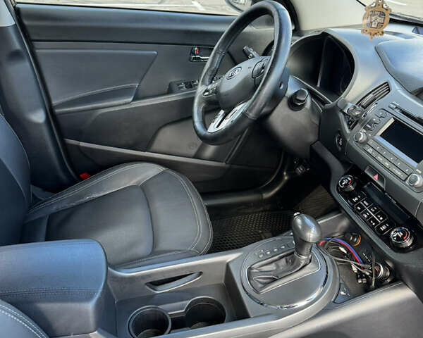 Коричневий Кіа Sportage, об'ємом двигуна 2 л та пробігом 188 тис. км за 14500 $, фото 10 на Automoto.ua