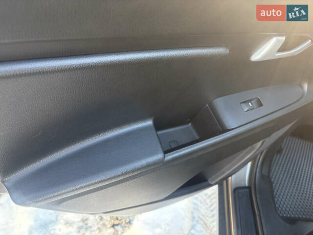 Коричневий Кіа Sportage, об'ємом двигуна 1.6 л та пробігом 236 тис. км за 11600 $, фото 15 на Automoto.ua