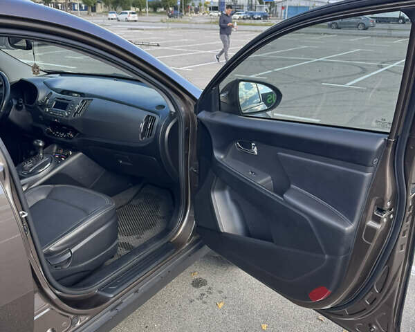 Коричневий Кіа Sportage, об'ємом двигуна 2 л та пробігом 188 тис. км за 14500 $, фото 8 на Automoto.ua