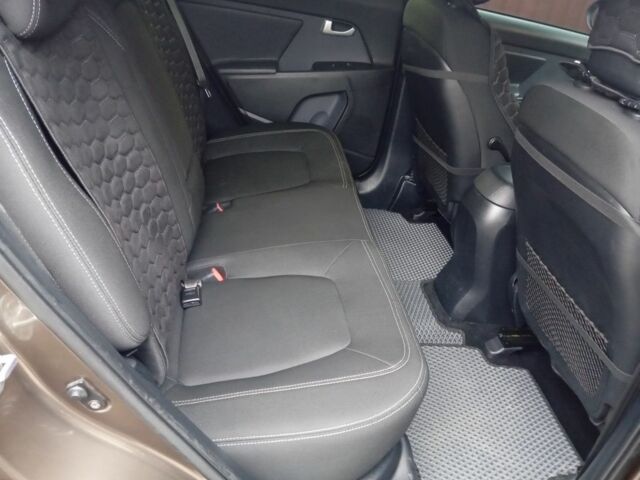 Коричневый Киа Sportage, объемом двигателя 2 л и пробегом 183 тыс. км за 12700 $, фото 8 на Automoto.ua