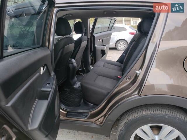 Коричневый Киа Sportage, объемом двигателя 2.4 л и пробегом 164 тыс. км за 11750 $, фото 13 на Automoto.ua