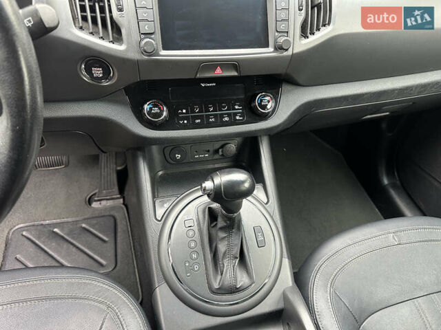 Коричневий Кіа Sportage, об'ємом двигуна 2 л та пробігом 197 тис. км за 14800 $, фото 19 на Automoto.ua