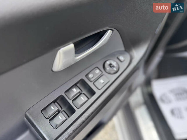 Коричневий Кіа Sportage, об'ємом двигуна 2 л та пробігом 190 тис. км за 13950 $, фото 32 на Automoto.ua