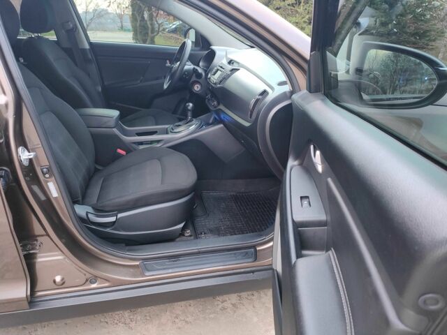 Коричневый Киа Sportage, объемом двигателя 2.4 л и пробегом 160 тыс. км за 11550 $, фото 10 на Automoto.ua