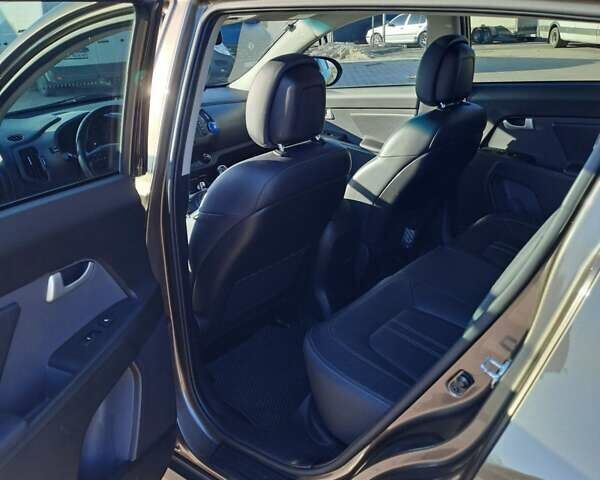 Коричневый Киа Sportage, объемом двигателя 1.6 л и пробегом 220 тыс. км за 11500 $, фото 1 на Automoto.ua