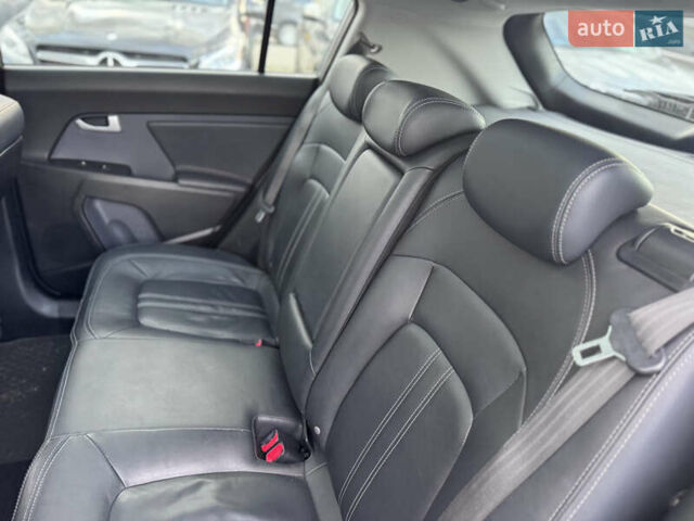 Коричневий Кіа Sportage, об'ємом двигуна 2 л та пробігом 190 тис. км за 13950 $, фото 49 на Automoto.ua