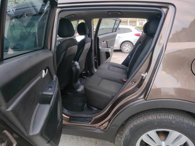 Коричневый Киа Sportage, объемом двигателя 2.4 л и пробегом 160 тыс. км за 11550 $, фото 5 на Automoto.ua