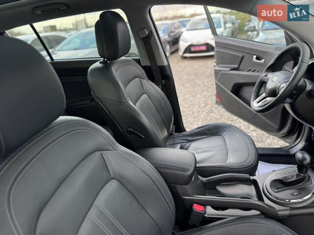 Коричневий Кіа Sportage, об'ємом двигуна 2 л та пробігом 190 тис. км за 13950 $, фото 61 на Automoto.ua