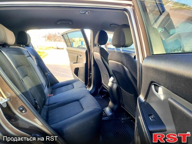 Коричневий Кіа Sportage, об'ємом двигуна 2.4 л та пробігом 160 тис. км за 11650 $, фото 8 на Automoto.ua