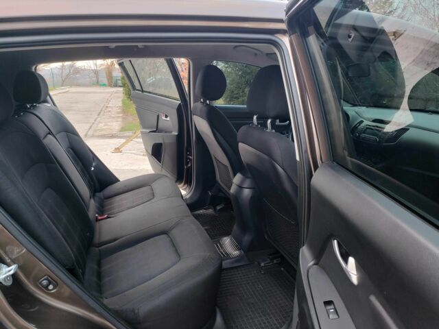 Коричневый Киа Sportage, объемом двигателя 2.4 л и пробегом 160 тыс. км за 11550 $, фото 11 на Automoto.ua