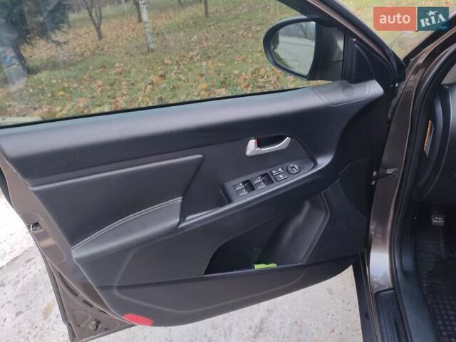 Коричневый Киа Sportage, объемом двигателя 2.4 л и пробегом 164 тыс. км за 11750 $, фото 8 на Automoto.ua