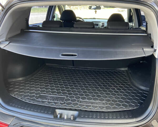 Коричневий Кіа Sportage, об'ємом двигуна 2 л та пробігом 173 тис. км за 11666 $, фото 13 на Automoto.ua