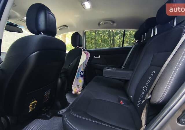 Коричневый Киа Sportage, объемом двигателя 2 л и пробегом 150 тыс. км за 16500 $, фото 11 на Automoto.ua