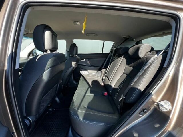 Коричневый Киа Sportage, объемом двигателя 1.7 л и пробегом 193 тыс. км за 8200 $, фото 9 на Automoto.ua