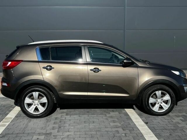 Коричневый Киа Sportage, объемом двигателя 1.7 л и пробегом 193 тыс. км за 8200 $, фото 2 на Automoto.ua
