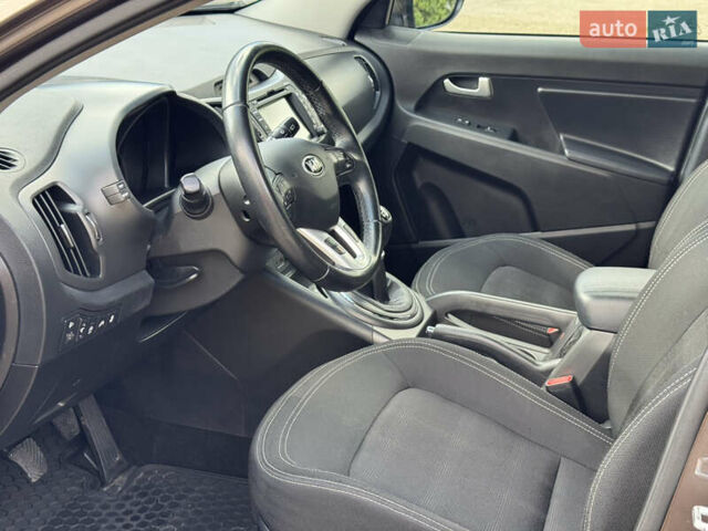 Коричневый Киа Sportage, объемом двигателя 1.69 л и пробегом 145 тыс. км за 12900 $, фото 12 на Automoto.ua