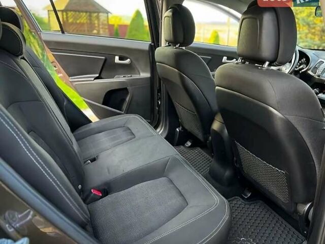 Коричневый Киа Sportage, объемом двигателя 1.7 л и пробегом 131 тыс. км за 13999 $, фото 4 на Automoto.ua