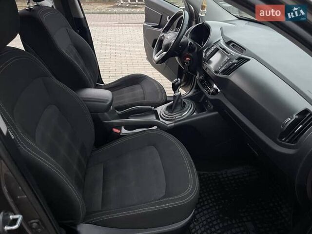 Коричневый Киа Sportage, объемом двигателя 1.7 л и пробегом 258 тыс. км за 11500 $, фото 19 на Automoto.ua
