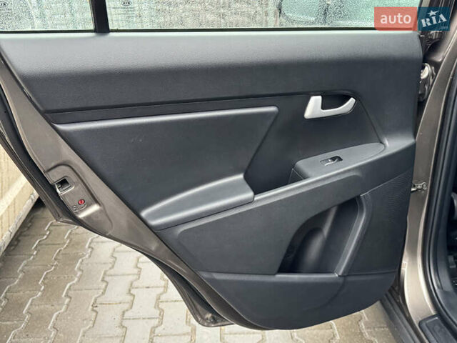 Коричневий Кіа Sportage, об'ємом двигуна 1.7 л та пробігом 70 тис. км за 15300 $, фото 48 на Automoto.ua