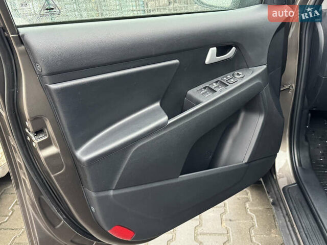 Коричневий Кіа Sportage, об'ємом двигуна 1.7 л та пробігом 70 тис. км за 15300 $, фото 47 на Automoto.ua
