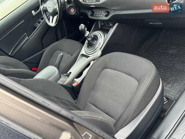 Коричневий Кіа Sportage, об'ємом двигуна 1.7 л та пробігом 70 тис. км за 15300 $, фото 29 на Automoto.ua