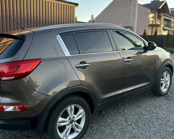 Коричневый Киа Sportage, объемом двигателя 2 л и пробегом 169 тыс. км за 15800 $, фото 5 на Automoto.ua