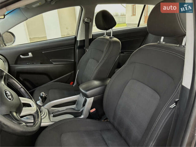 Коричневый Киа Sportage, объемом двигателя 1.7 л и пробегом 188 тыс. км за 14300 $, фото 9 на Automoto.ua