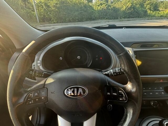 Коричневый Киа Sportage, объемом двигателя 1.7 л и пробегом 283 тыс. км за 13200 $, фото 4 на Automoto.ua