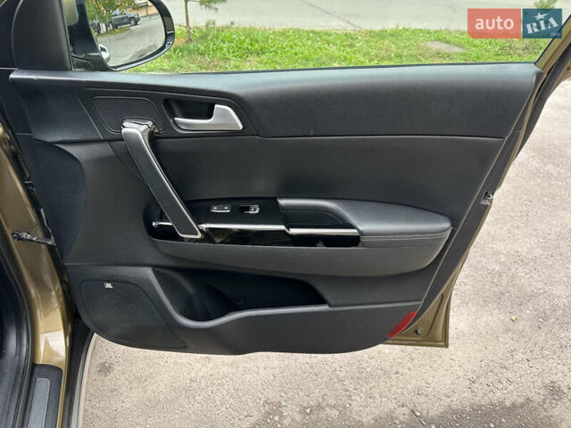 Коричневый Киа Sportage, объемом двигателя 2 л и пробегом 236 тыс. км за 18999 $, фото 45 на Automoto.ua