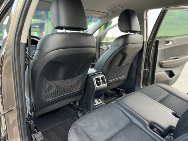 Коричневий Кіа Sportage, об'ємом двигуна 2 л та пробігом 156 тис. км за 15999 $, фото 19 на Automoto.ua