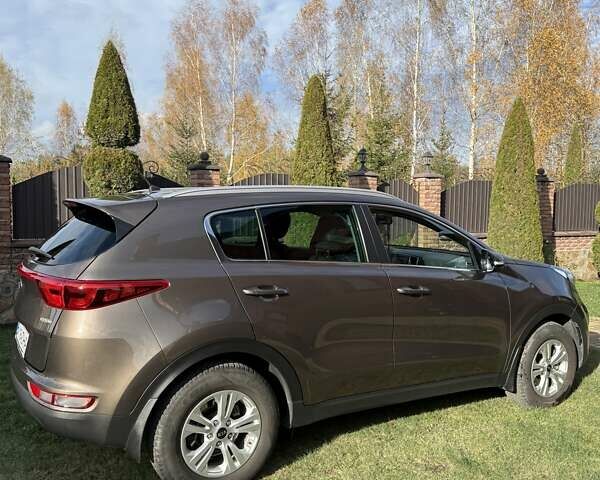 Коричневый Киа Sportage, объемом двигателя 1.7 л и пробегом 114 тыс. км за 16500 $, фото 2 на Automoto.ua