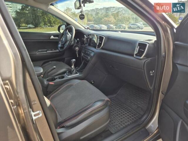 Коричневый Киа Sportage, объемом двигателя 1.69 л и пробегом 206 тыс. км за 17500 $, фото 11 на Automoto.ua