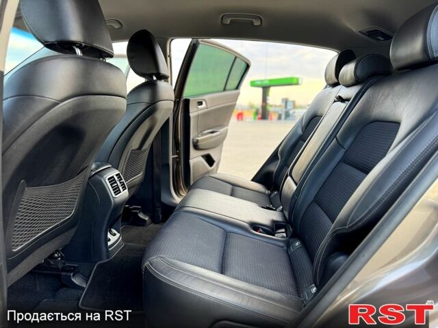 Коричневый Киа Sportage, объемом двигателя 2 л и пробегом 156 тыс. км за 16999 $, фото 6 на Automoto.ua